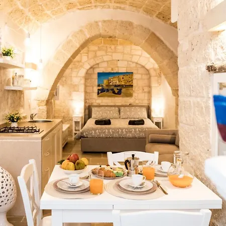 Апартаменты Dimore Del Borgo Antico - Il Sottano Монополи